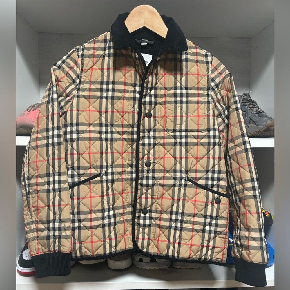 Burberry Check Nylon Quilted JacketPrice
Colour: Archive Beige/Black - Picture 2 of 7